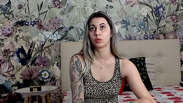 Snapshot of RoseDiamond06 chatting on 21, 3, 2025 RoseDiamond06 online show from 21, 3, 2025