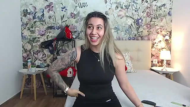 Snapshot of RoseDiamond06 chatting on 31, 5, 2026 RoseDiamond06 online show from 31, 5, 2026