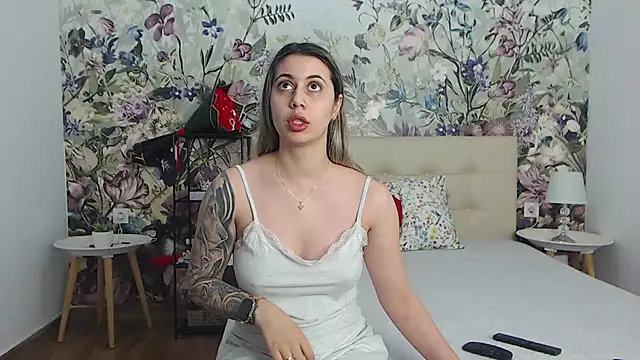 Snapshot of RoseDiamond06 chatting on 22, 5, 2026 RoseDiamond06 online show from 22, 5, 2026