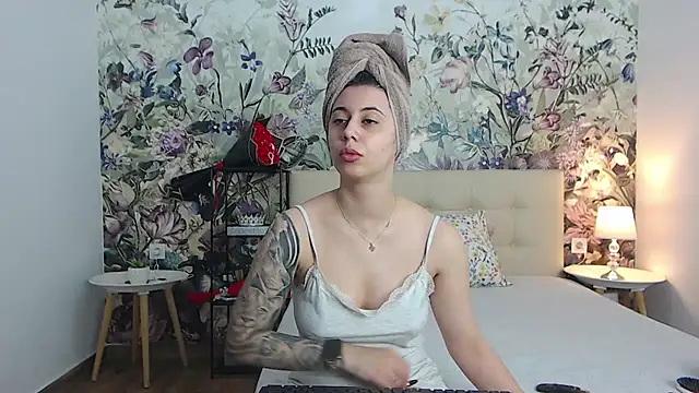 Snapshot of RoseDiamond06 chatting on 23, 5, 2026 RoseDiamond06 online show from 23, 5, 2026