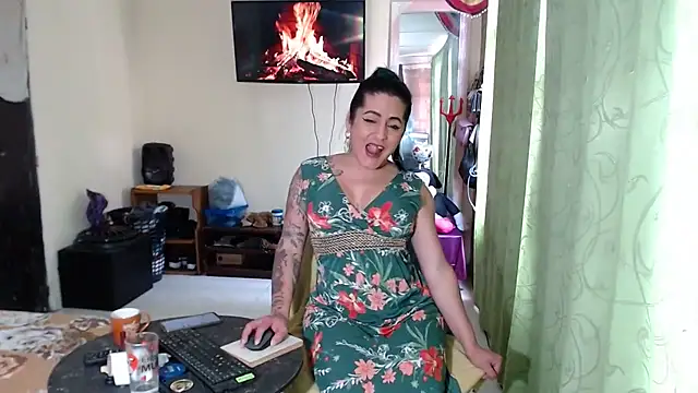 Sashaferrari2000 online show from 2, 4, 2026