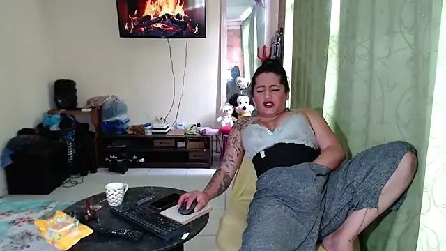 Sashaferrari2000 online show from 12, 4, 2026