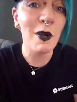 PinkTheHawk online show from 9, 4, 2026