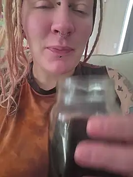 PinkTheHawk online show from 16, 6, 2026