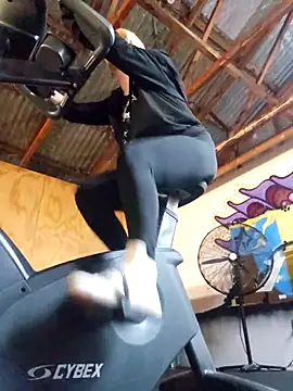 PinkTheHawk online show from 16, 11, 2025