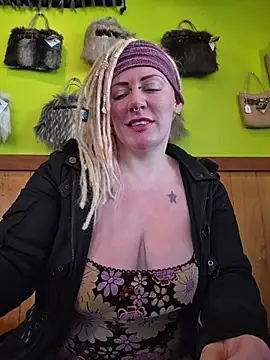 PinkTheHawk online show from 1, 7, 2026