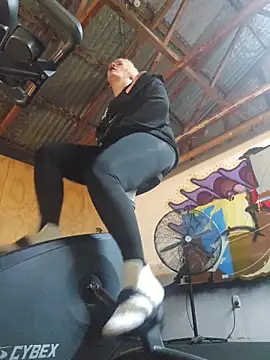 PinkTheHawk online show from 30, 10, 2025