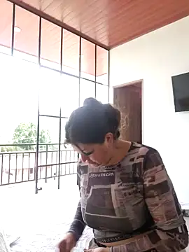 Snapshot of emma_tour chatting on 15, 2, 2025 emma tour online show from 15, 2, 2025