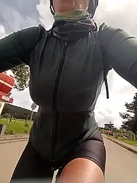 emma tour online show from 18, 4, 2026