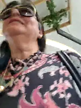 Snapshot of emma_tour chatting on 13, 3, 2025 emma tour online show from 13, 3, 2025