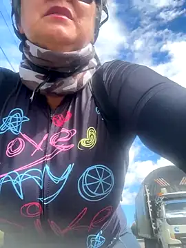 Snapshot of emma_tour chatting on 24, 10, 2025 emma tour online show from 24, 10, 2025