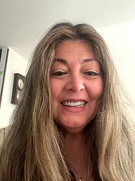 Snapshot of emma_tour chatting on 25, 10, 2025 emma tour online show from 25, 10, 2025