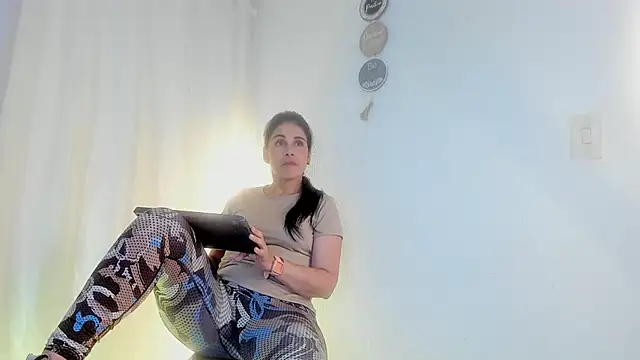 Snapshot of girasol_walton chatting on 27, 6, 2026 girasol walton online show from 27, 6, 2026