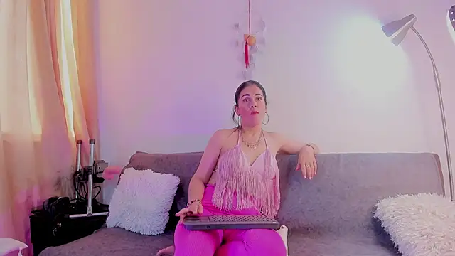 Snapshot of girasol_walton chatting on 27, 2, 2025 girasol walton online show from 27, 2, 2025