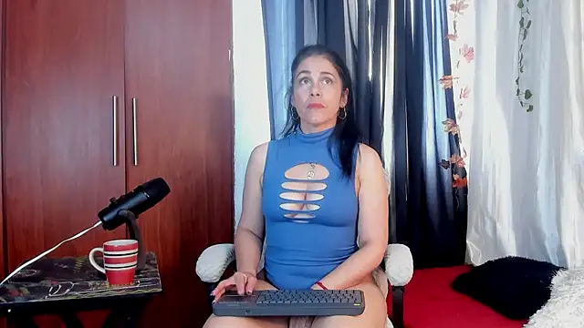 Snapshot of girasol_walton chatting on 22, 9, 2025 girasol walton online show from 22, 9, 2025
