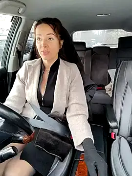 Snapshot of EvaXOAir chatting on 13, 11, 2025 EvaXOAir online show from 13, 11, 2025