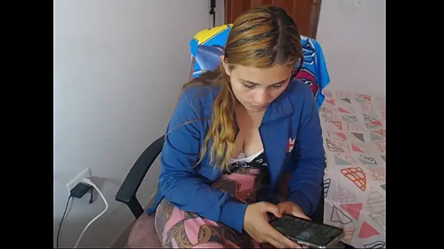 Snapshot of Mia_davis01 chatting on 3, 2, 2025 Mia davis01 online show from 3, 2, 2025