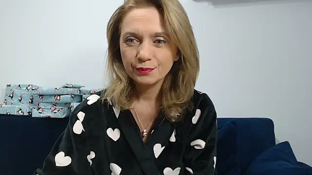 Snapshot of MysticCreature chatting on 22, 12, 2025 MysticCreature online show from 22, 12, 2025