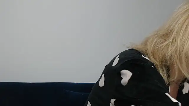 Snapshot of MysticCreature chatting on 5, 12, 2025 MysticCreature online show from 5, 12, 2025