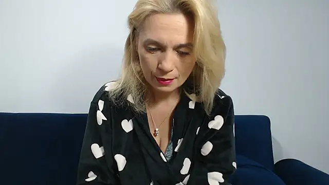 Snapshot of MysticCreature chatting on 16, 12, 2025 MysticCreature online show from 16, 12, 2025