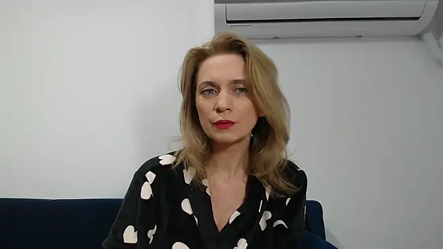 Snapshot of MysticCreature chatting on 5, 3, 2026 MysticCreature online show from 5, 3, 2026