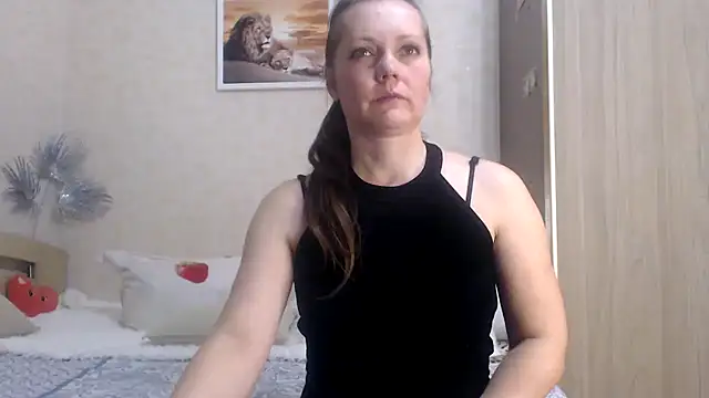 Snapshot of SheLion chatting on 14, 12, 2024 SheLion online show from 14, 12, 2024