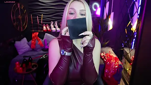 Snapshot of MistressDarsy chatting on 13, 3, 2025 MistressDarsy online show from 13, 3, 2025