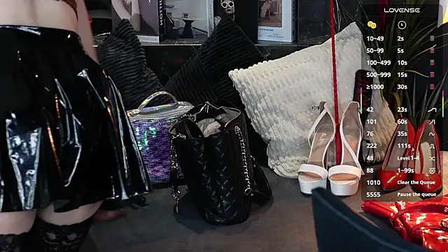 MistressDarsy online show from 15, 4, 2026