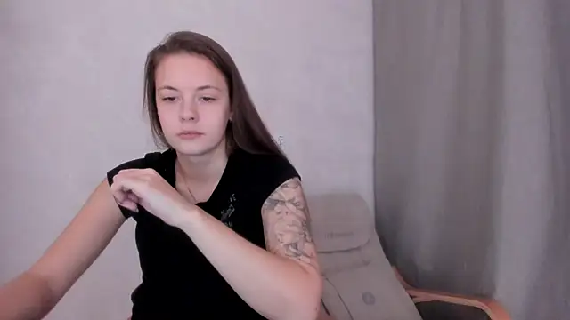 Snapshot of why_again_me chatting on 2, 2, 2025 why again me online show from 2, 2, 2025