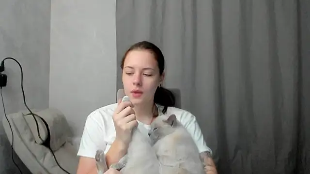 Snapshot of why_again_me chatting on 10, 4, 2026 why again me online show from 10, 4, 2026