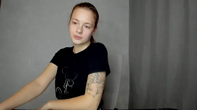 Snapshot of why_again_me chatting on 18, 1, 2025 why again me online show from 18, 1, 2025