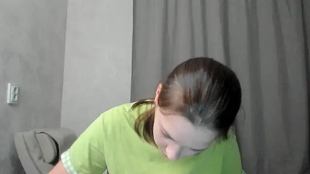 Snapshot of why_again_me chatting on 9, 4, 2026 why again me online show from 9, 4, 2026