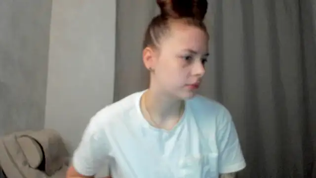 Snapshot of why_again_me chatting on 12, 4, 2026 why again me online show from 12, 4, 2026