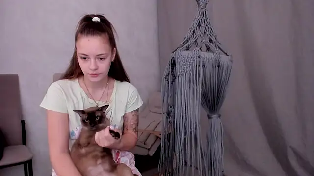 Snapshot of why_again_me chatting on 24, 2, 2025 why again me online show from 24, 2, 2025