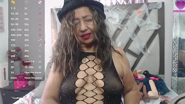 Snapshot of matureluna chatting on 28, 10, 2025 matureluna online show from 28, 10, 2025