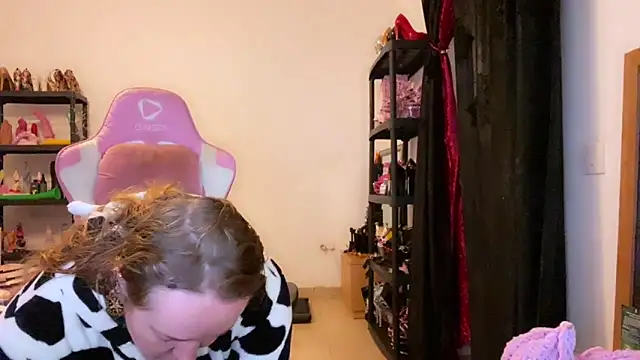 kisicaxx online show from 3, 12, 2025