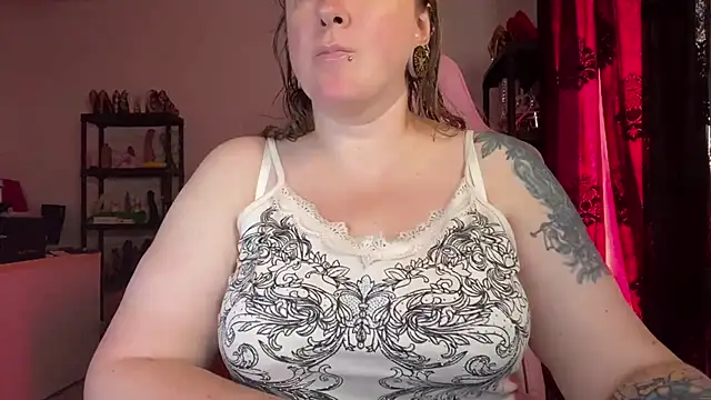 Snapshot of kisicaxx chatting on 18, 7, 2026 kisicaxx online show from 18, 7, 2026