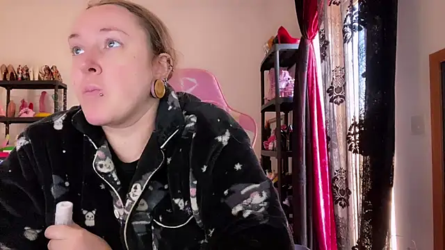 kisicaxx online show from 12, 1, 2026