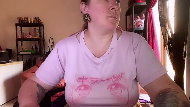 Snapshot of kisicaxx chatting on 11, 6, 2026 kisicaxx online show from 11, 6, 2026