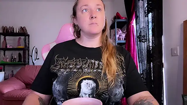 kisicaxx online show from 3, 11, 2025