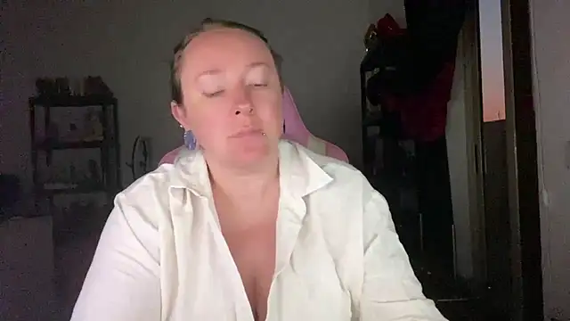 Snapshot of kisicaxx chatting on 17, 7, 2026 kisicaxx online show from 17, 7, 2026