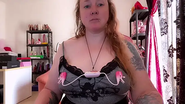 kisicaxx online show from 5, 5, 2026