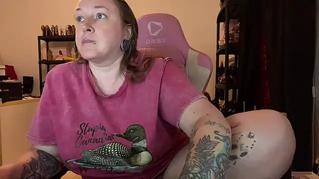 Snapshot of kisicaxx chatting on 7, 7, 2026 kisicaxx online show from 7, 7, 2026