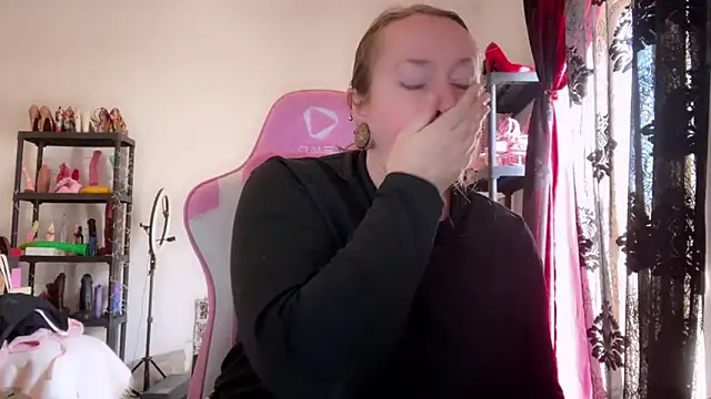 kisicaxx online show from 6, 2, 2026