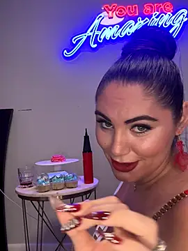 lovely beast online show from 14, 11, 2025