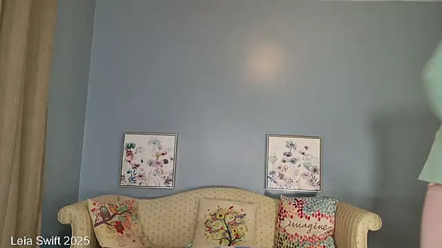 Snapshot of LeiaSwift chatting on 3, 1, 2025 LeiaSwift online show from 3, 1, 2025