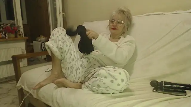 larawet online show from 8, 3, 2025