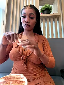   Nessa   online show from 14, 12, 2025