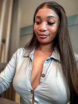 Snapshot of __Nessa__ chatting on 28, 9, 2025 Nessa online show from 28, 9, 2025