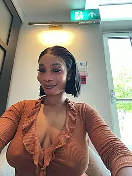 Snapshot of __Nessa__ chatting on 21, 5, 2026 Nessa online show from 21, 5, 2026